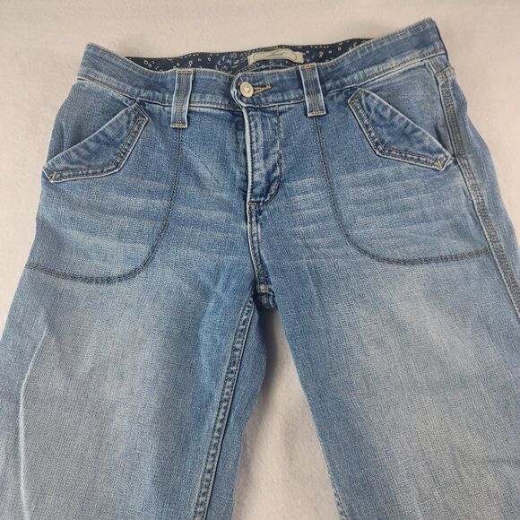 Levi's Jeans Women's Size 10 Blue Mid-Rise Capri Denim Pants - Picture 2 of 6